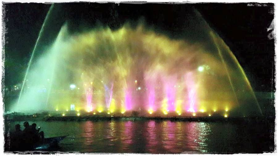 Havuz Kültüründe Müzikli Danslı Fıskiyeler